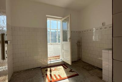 2 camere .. zona Lipovei .. etaj intermediar .. 76.000 euro - 4