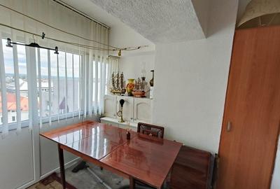 Apartament 3 camere situat in centrul orasului Targu Jiu, pe pietonala - 13