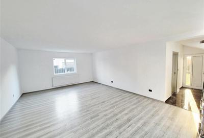 Casă cu 5 camere cu Teren 700 Mp în Miroslava - 3