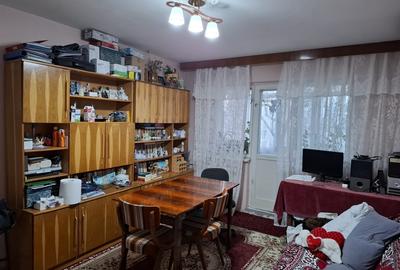 Apartament cu 3 camere semidecomandat în Dacia - 2