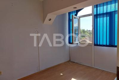 Apartament 50 mpu 2 camere etaj 3 pivnita Piata Noua Cisnadie - 14