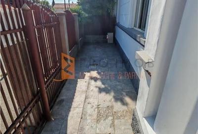 Spatiu comercial si curte privata zona 23 August - 8
