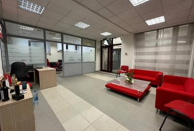 Spațiu comercial, de 175 mp, în P-ța Victoriei - 3