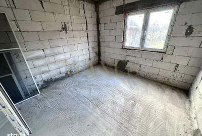 Casă cu 6 camere cu Teren 600 Mp în Central