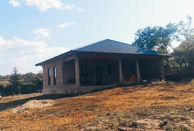 Casă individuală cu 3 camere în Bascov