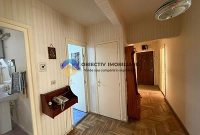 Apartament de vanzare 3 camere - Zona Centrala / Etaj 1 - 7
