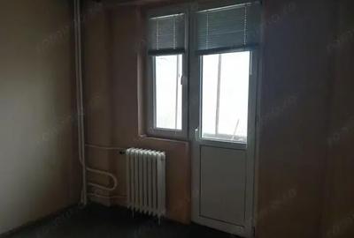 Apartament cu 3 camere semidecomandat în Tineretului - 3