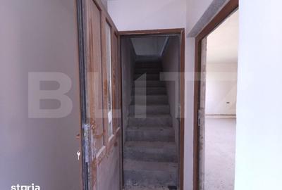 Casă cu 5 camere cu Teren 1204 Mp în Comișani - 16