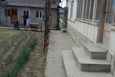 Casă cu 5 camere cu Teren 1200 Mp în Central - 1
