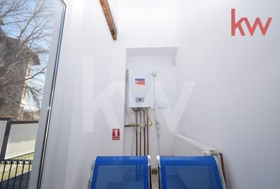 Casa demisol, parter, mansarda, langa Muzeul Olteniei, teren 418 mp, 12 camere - 16