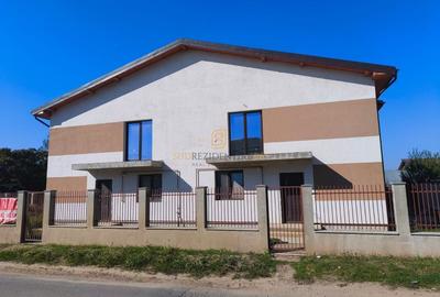 Duplex cu 4 camere cu Canalizare în Berceni