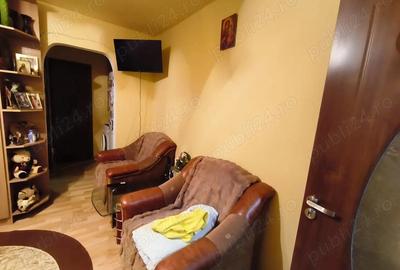 Apartament cu 2 camere semidecomandat în Berceni