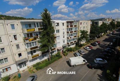 Apartament cu 2 camere decomandat, mobilat în Tudor