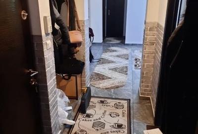 Apartament cu 3 camere semidecomandat în Podu Roș - 1