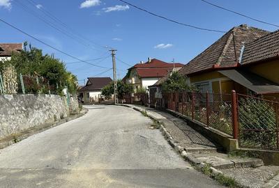 Casă cu 2 camere decomandat cu Teren 410 Mp în Târnăveni