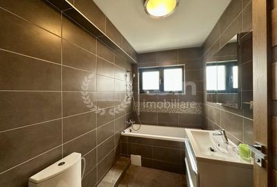 Duplex cu 4 camere cu Canalizare în Europa - 14