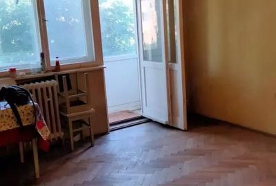 Apartament cu 3 camere semidecomandat în Tomis Nord