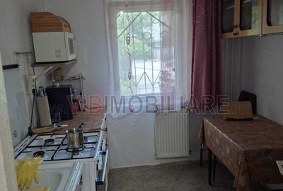 Apartament cu 3 camere decomandat în Lipovei