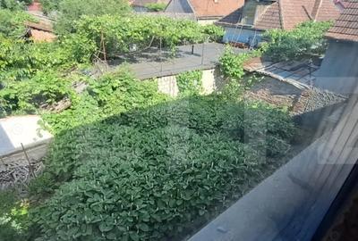 Casă cu 4 camere cu Teren 50 Mp în Central