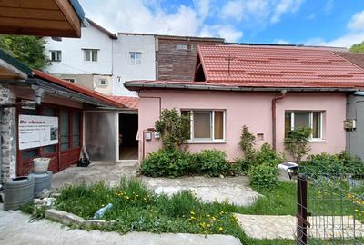 Casă cu 3 camere cu Canalizare în Sinaia