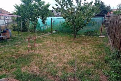 Casă cu 2 camere cu Teren 638 Mp în Central