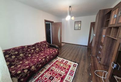 Apartament cu 2 camere semidecomandat în Basarabia