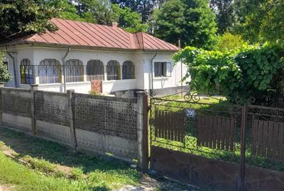 Casă cu 3 camere în Micești - 1