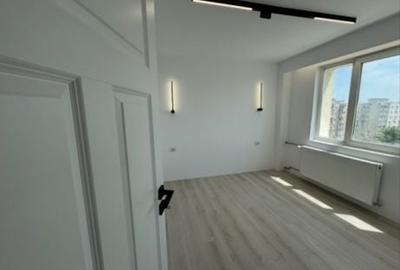 Apartament cu 3 camere decomandat în Rahova