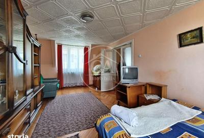 Casă cu 7 camere cu Teren 552 Mp în Sânmartin - 4