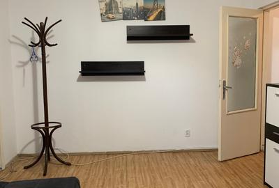 Apartament cu 2 camere semidecomandat în Inel I