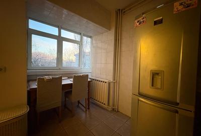 Apartament cu 2 camere decomandat, mobilat în P-ța Unirii