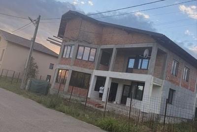 Casă cu 4 camere în Târgșoru Vechi - 6