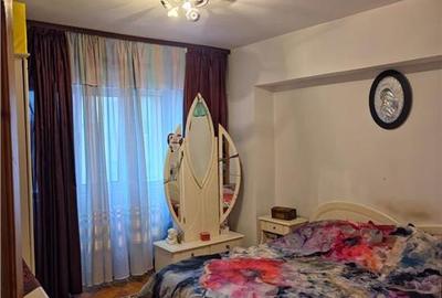 Apartament cu 4 camere decomandat în Central