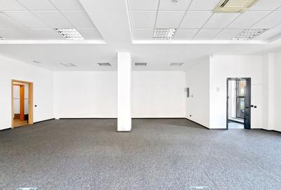 Spațiu comercial, de 93.709999084473 mp, în Central - 9