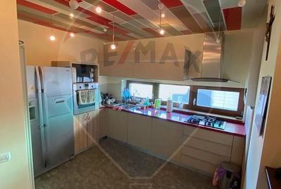 Apartament cu 3 camere decomandat în Est - 1