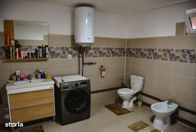 Casă cu 4 camere cu Teren 3596 Mp în Pișchia