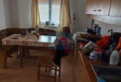 Casă cu 6 camere cu Canalizare în Turnătorie - 7