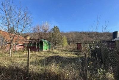 Teren de 505 mp, în Cuvin