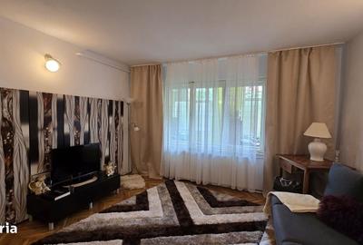 Casă cu 4 camere decomandat în Central