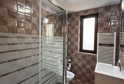 Casă cu 7 camere cu Teren 526 Mp în Măneciu - 7