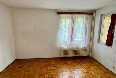 Apartament cu 3 camere semidecomandat în Central - 1