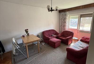 Apartament cu 3 camere decomandat în Micro 17