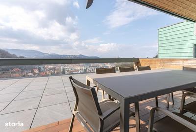 Apartament cu 4 camere în Cetatea