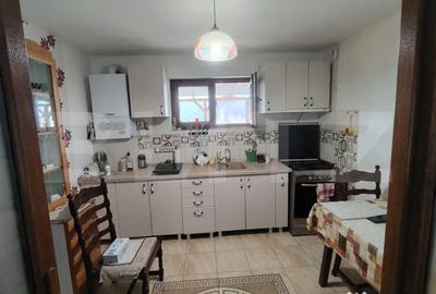 Casă cu 3 camere cu Teren 400 Mp în Central - 9
