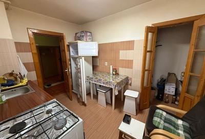Apartament cu 3 camere semidecomandat în Unirii Sud - 2