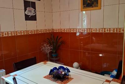 Apartament cu 3 camere semidecomandat în Brâncoveanu