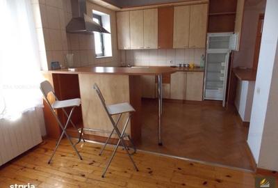 Casă cu 3 camere în Floreasca