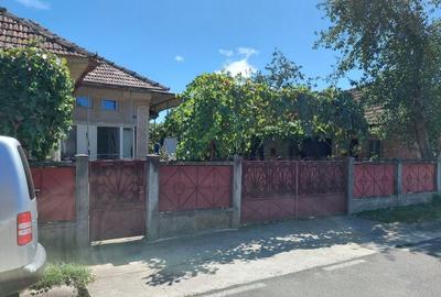 Casă cu 3 camere în Gâlgău