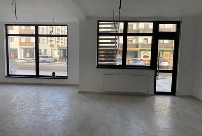 Spațiu comercial, de 63 mp, în Central - 4