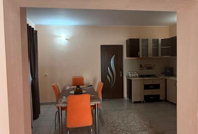 Casă cu 4 camere în Exterior Vest